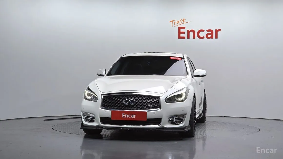 Infiniti Q70