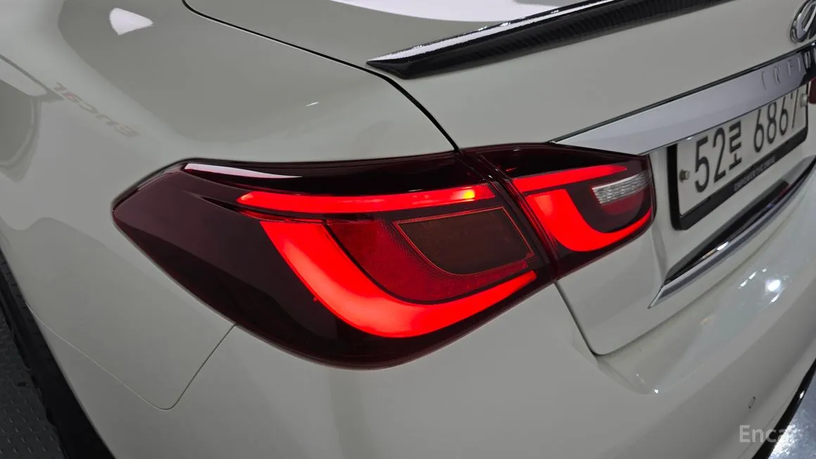 Infiniti Q70