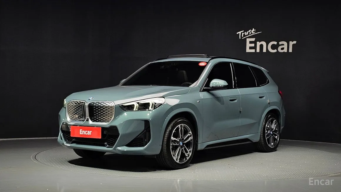 BMW iX1