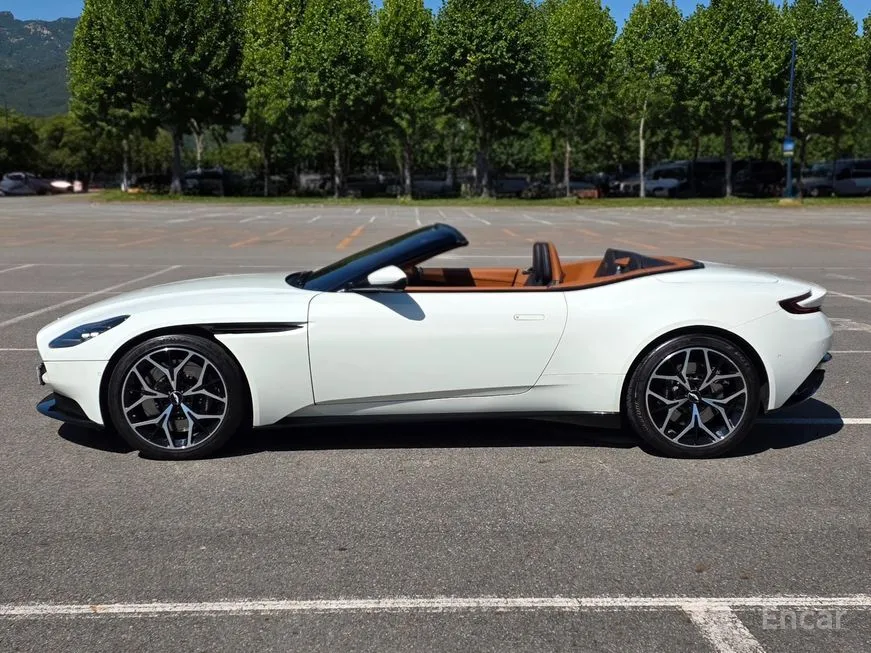 Astonmartin DB11