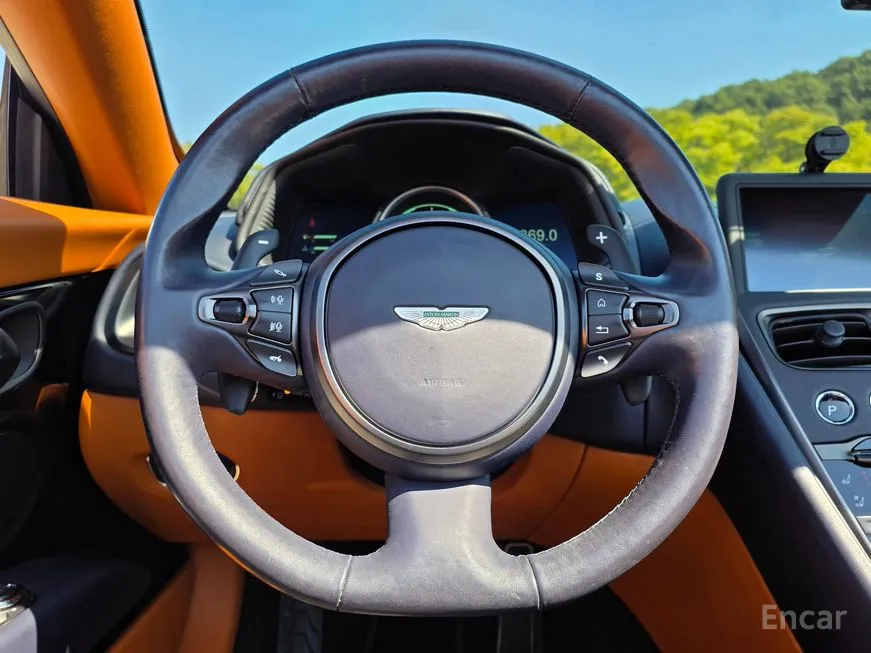 Astonmartin DB11