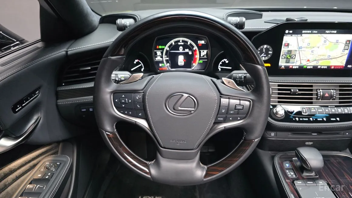 Lexus LS