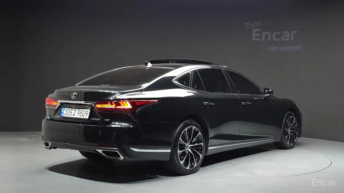 Lexus LS