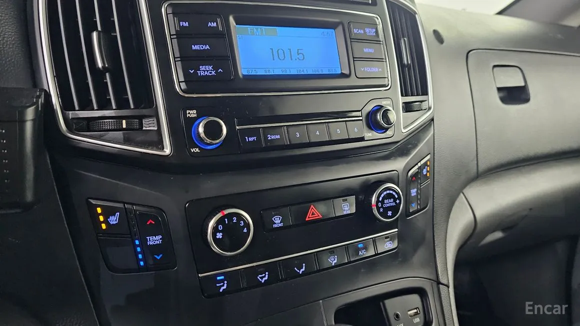 Hyundai Starex