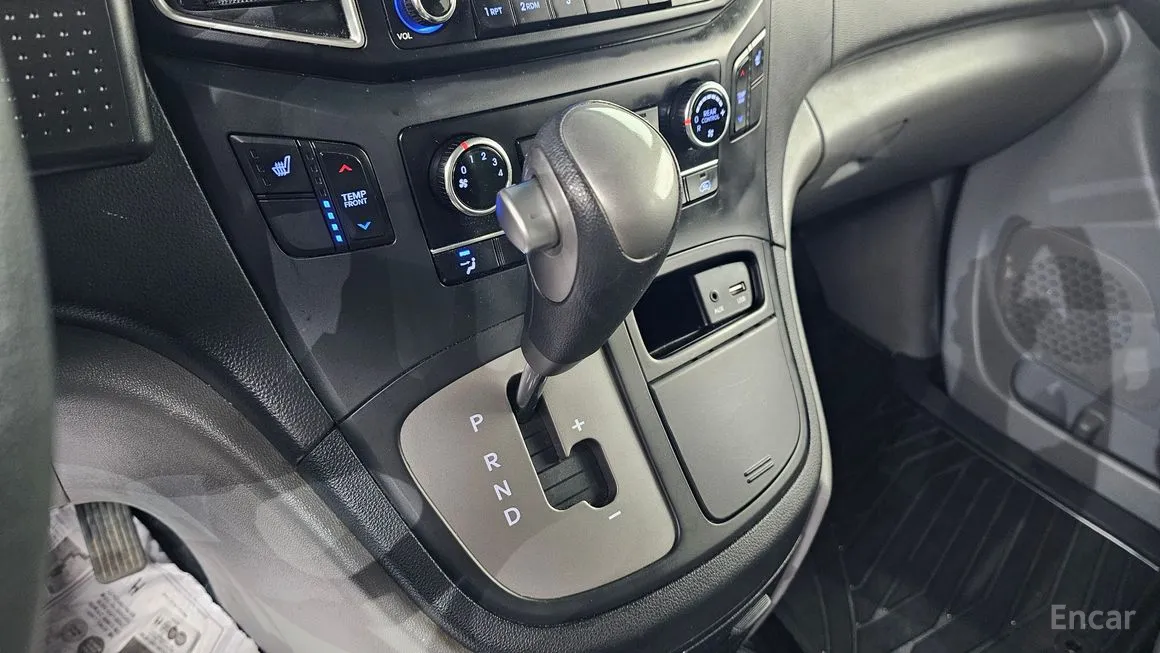Hyundai Starex