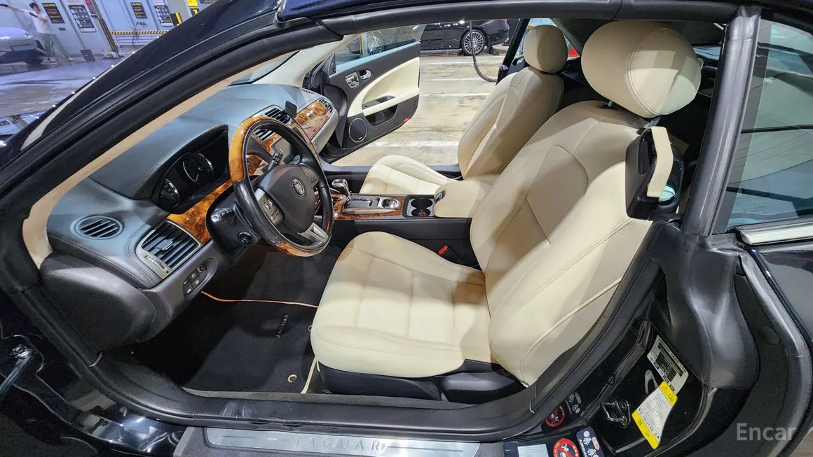 Jaguar XK8