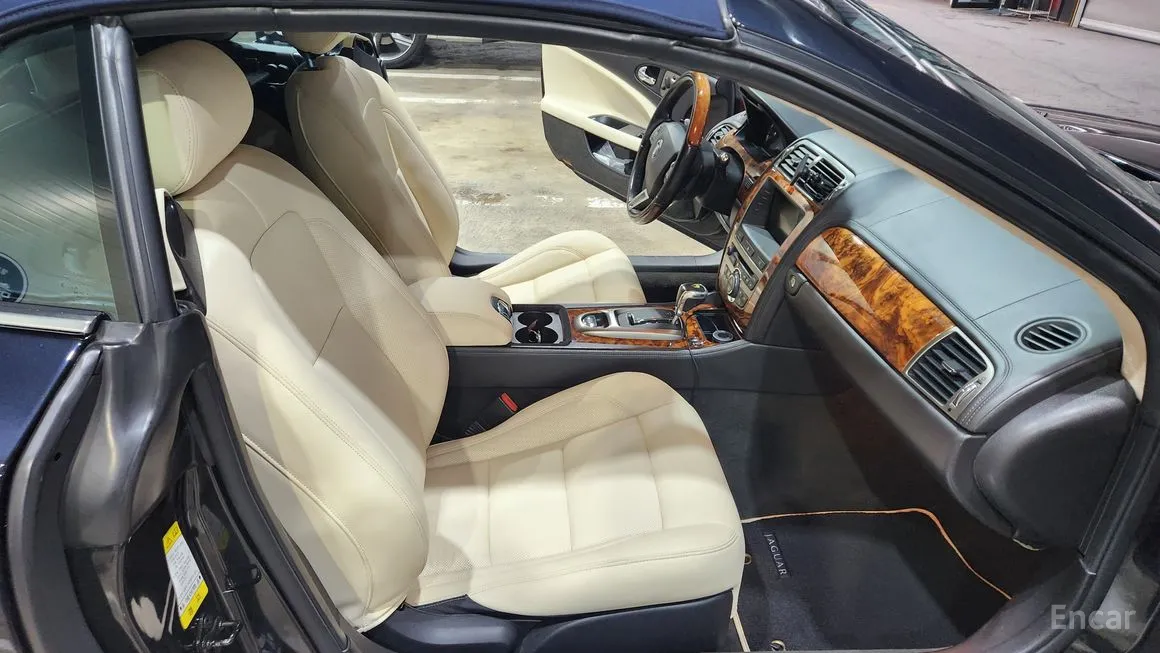 Jaguar XK8