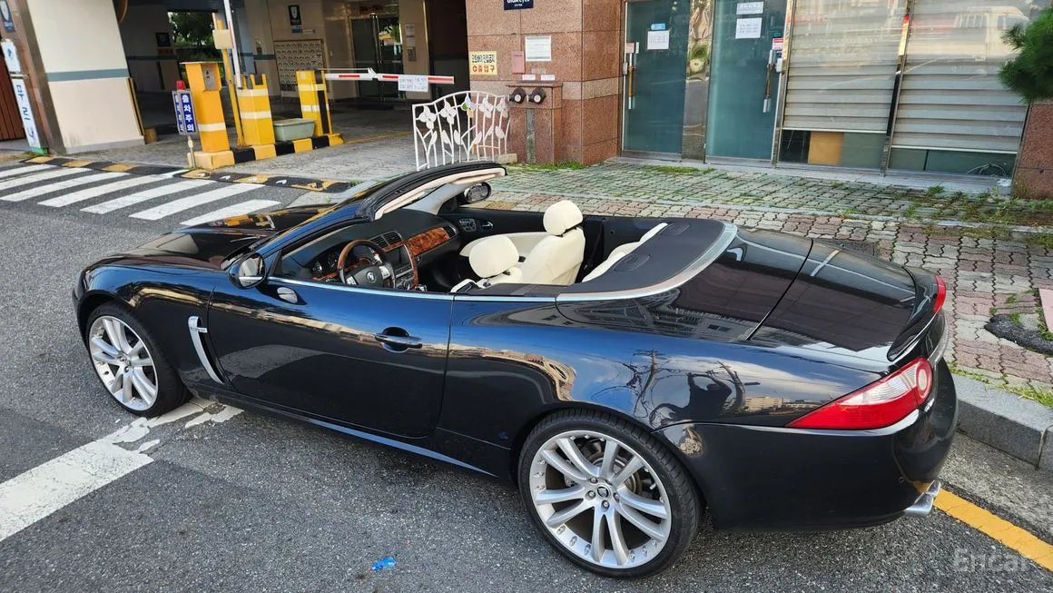 Jaguar XK8
