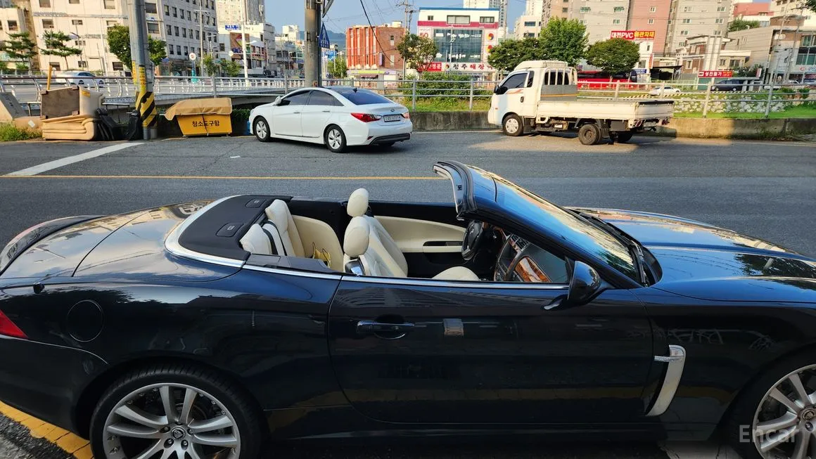 Jaguar XK8