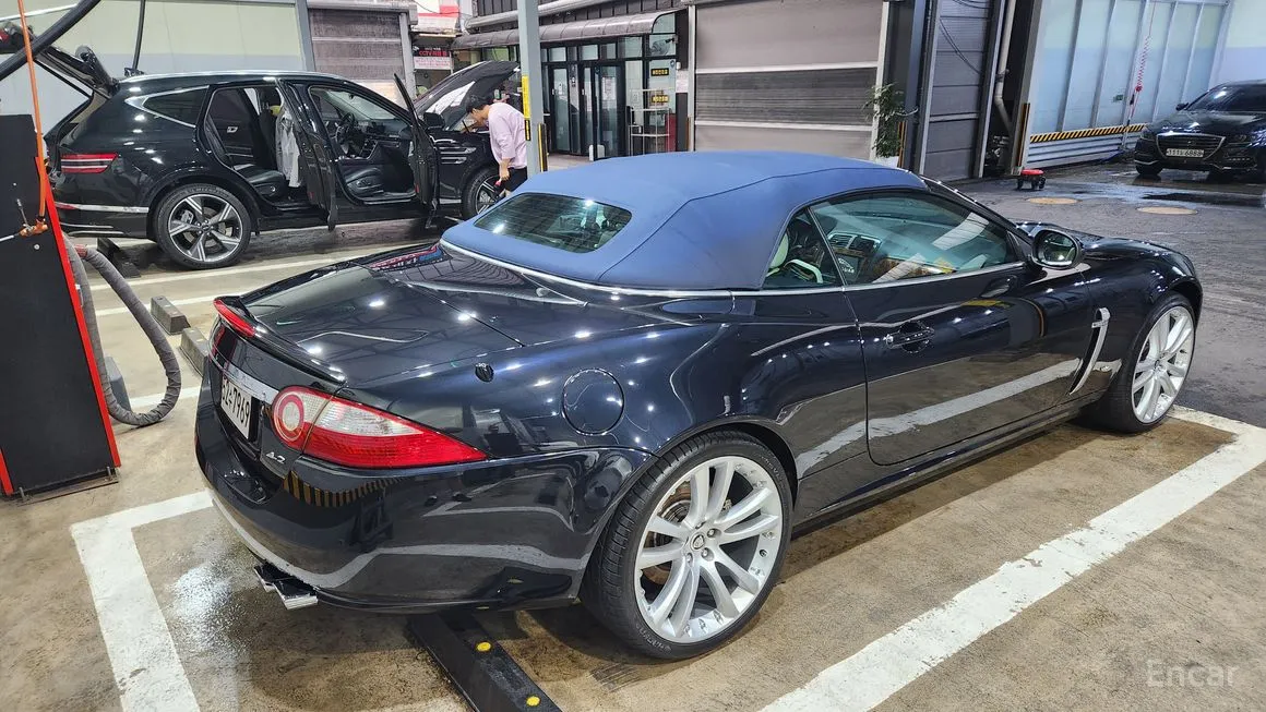 Jaguar XK8