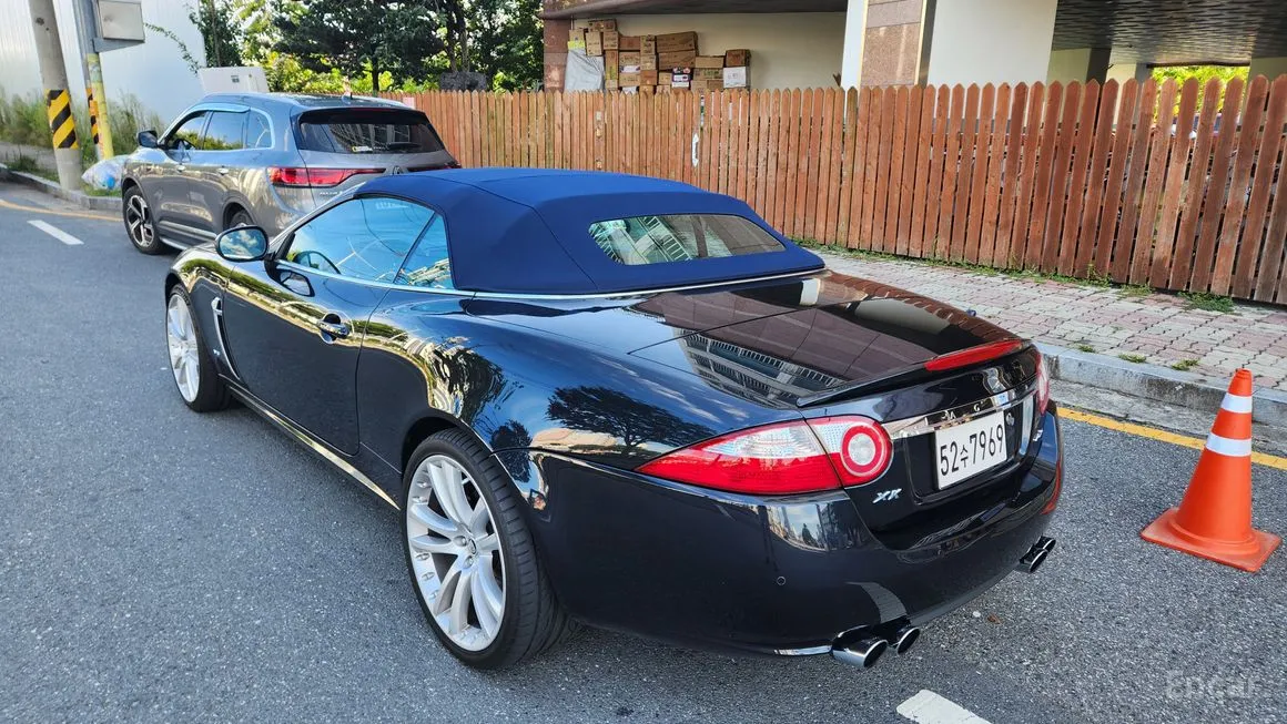 Jaguar XK8