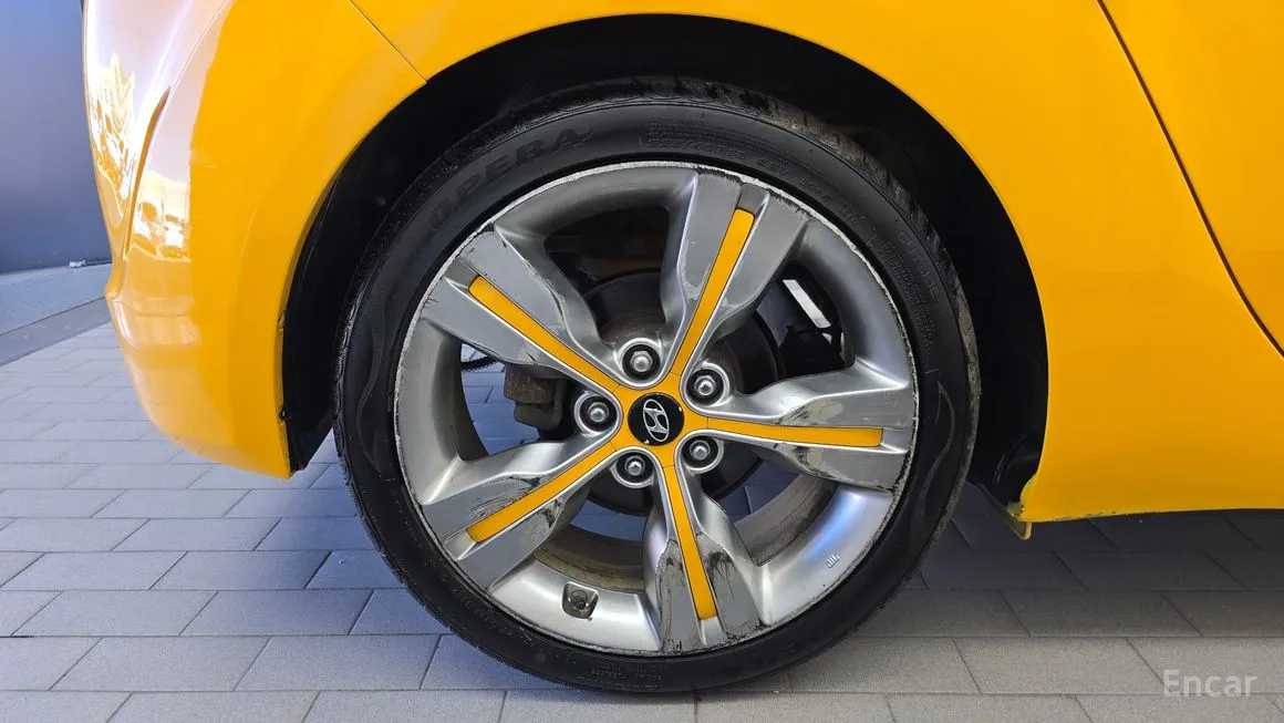 Hyundai Veloster