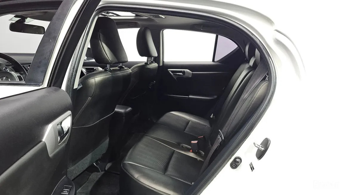 Lexus CT200h