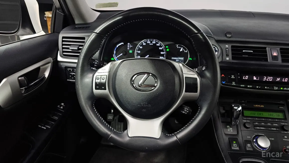 Lexus CT200h