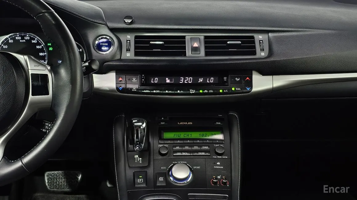 Lexus CT200h