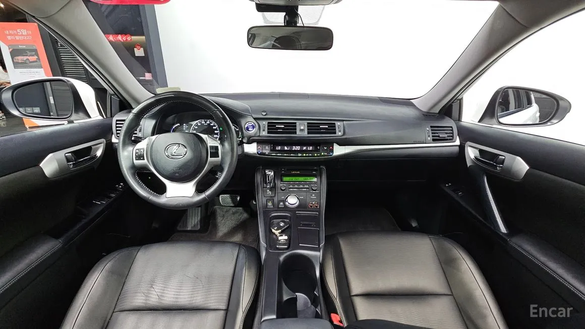 Lexus CT200h