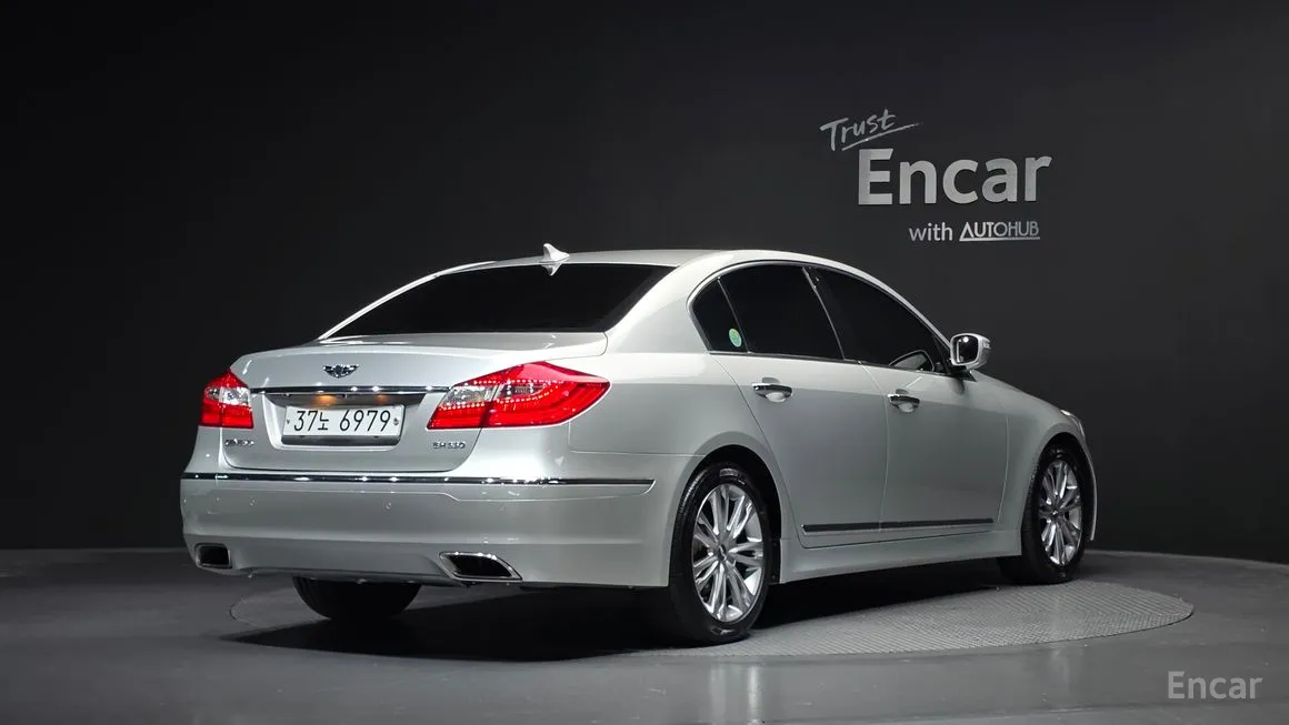 Hyundai Genesis