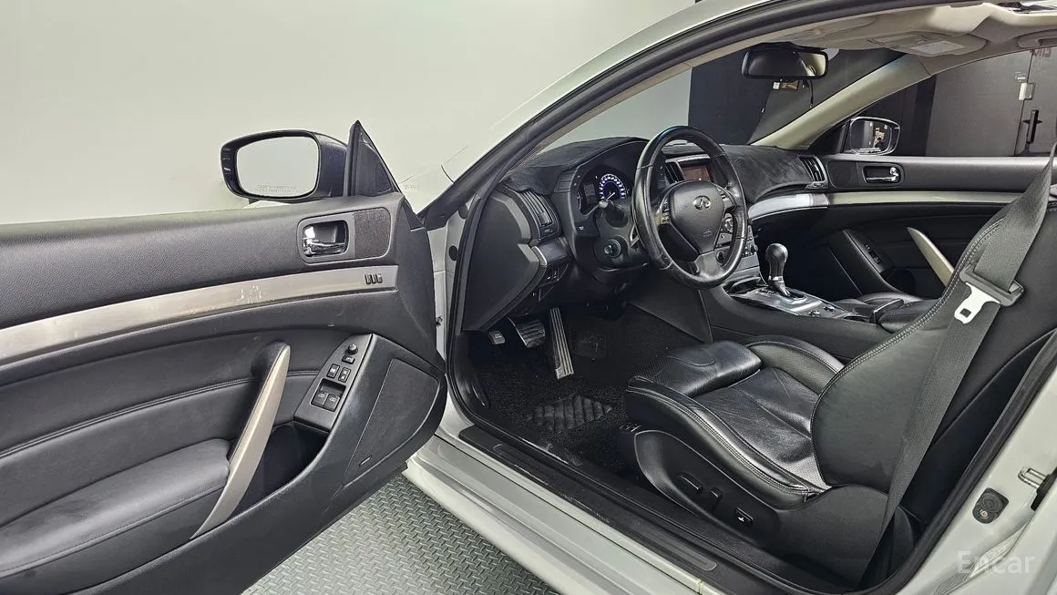 Infiniti G