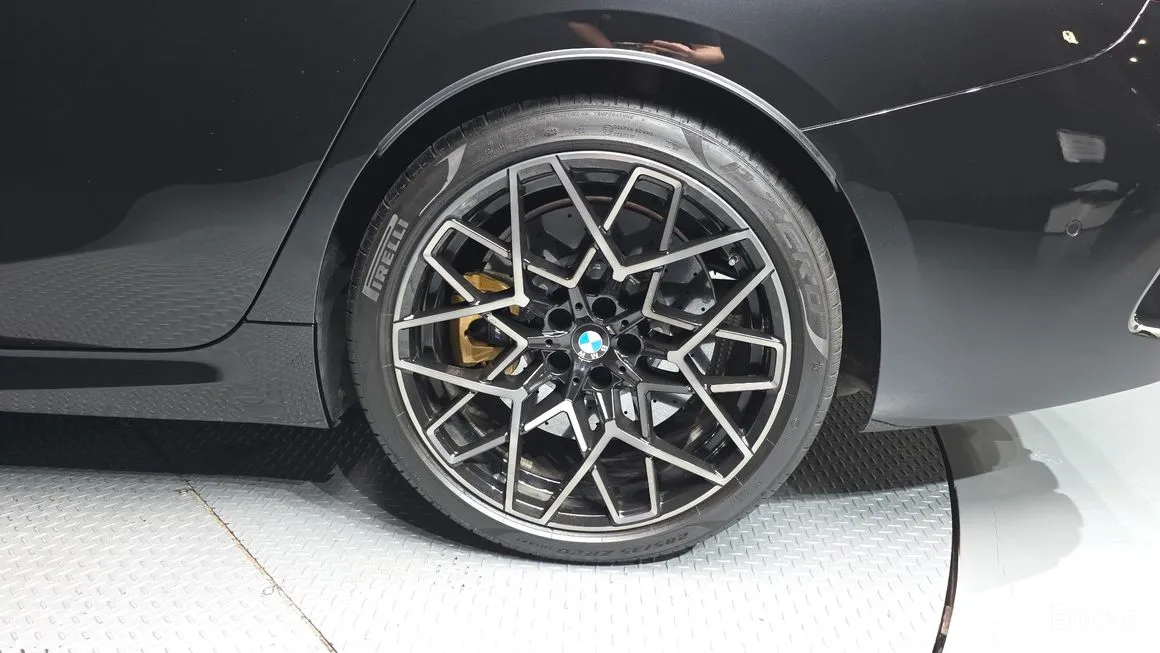 BMW M8