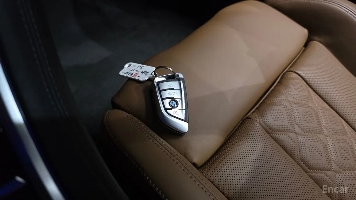 BMW M8