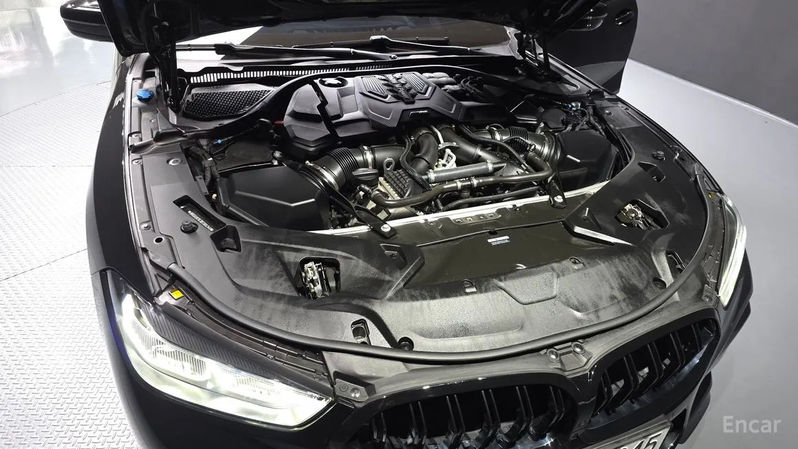 BMW M8