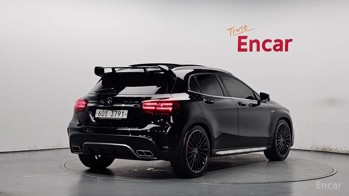 Mercedes-Benz GLA-Class