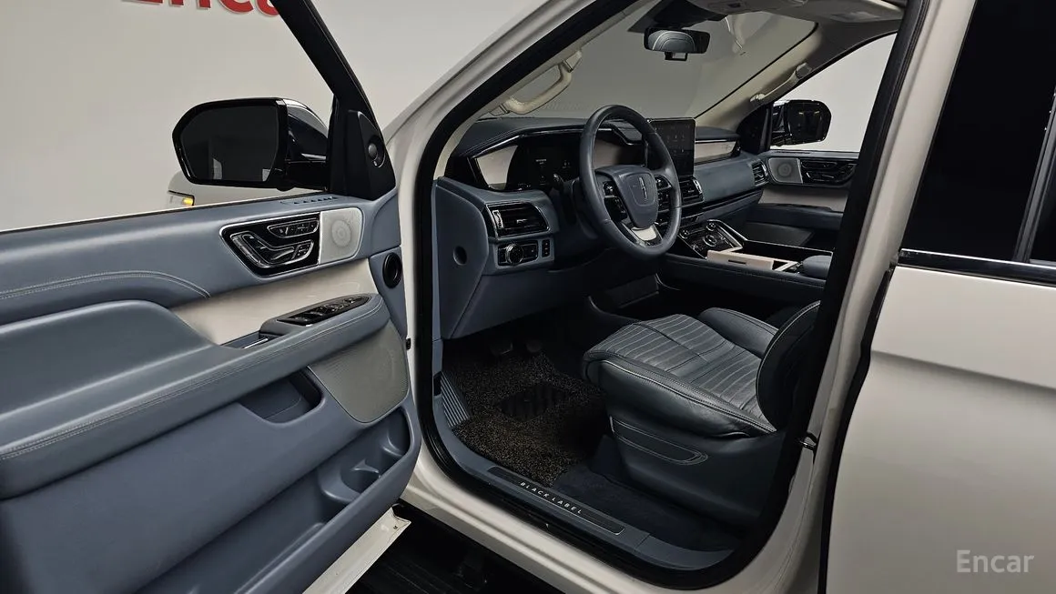 Lincoln Navigator
