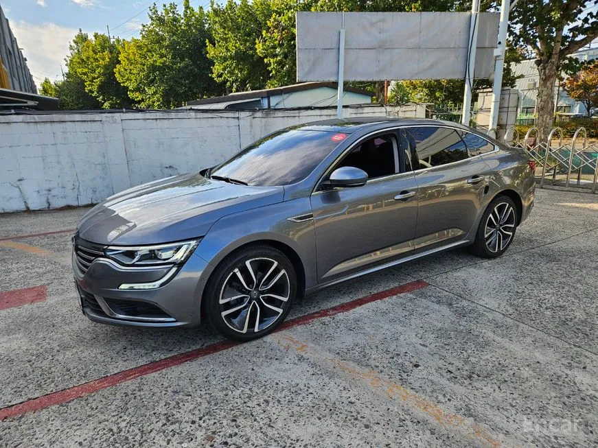 Renault SM6