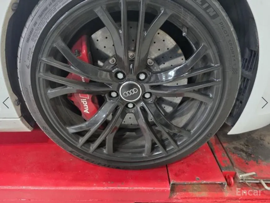 Audi R8