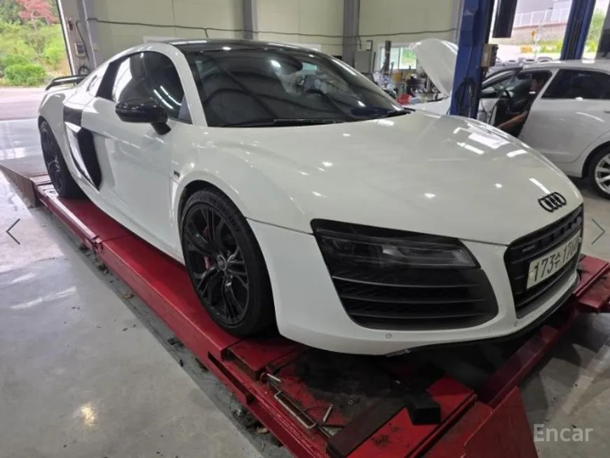 Audi R8