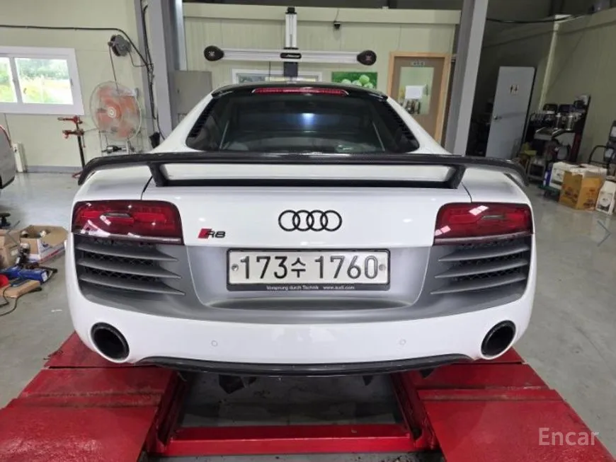 Audi R8