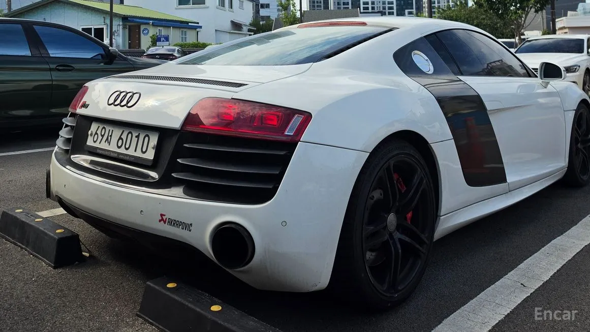Audi R8