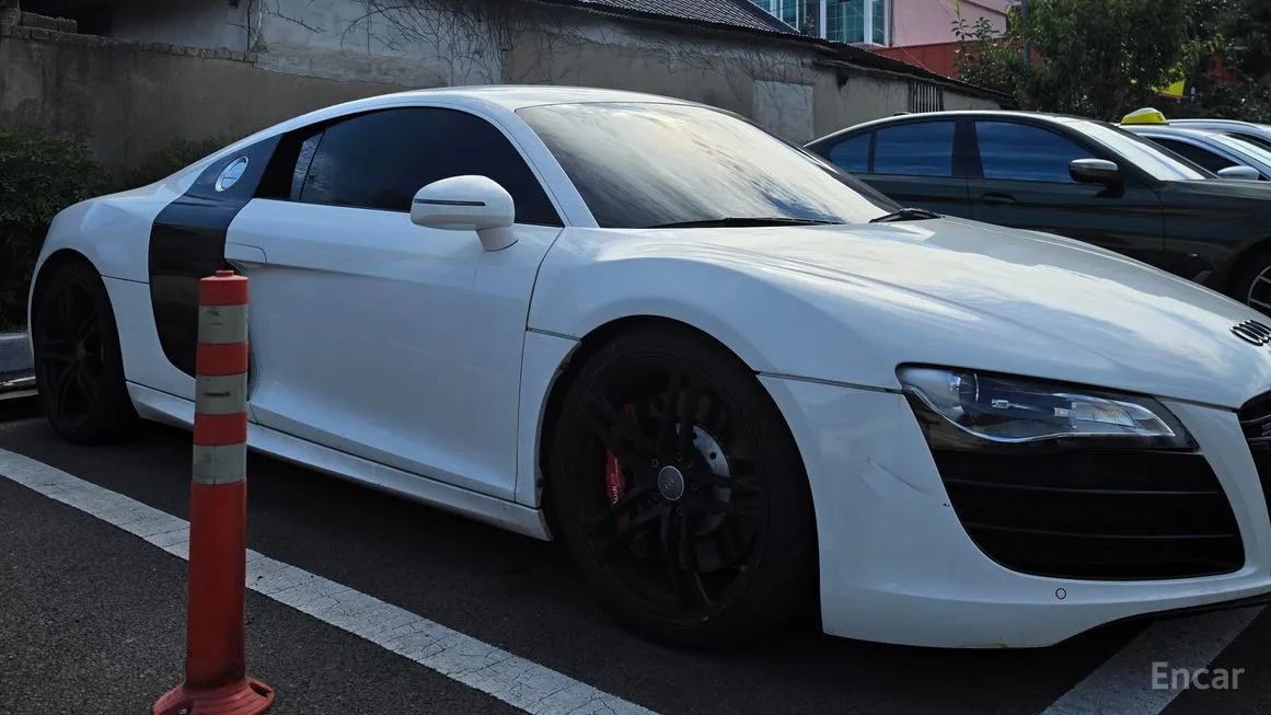 Audi R8