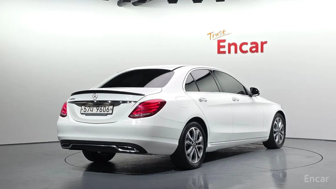 Mercedes-Benz C-Class
