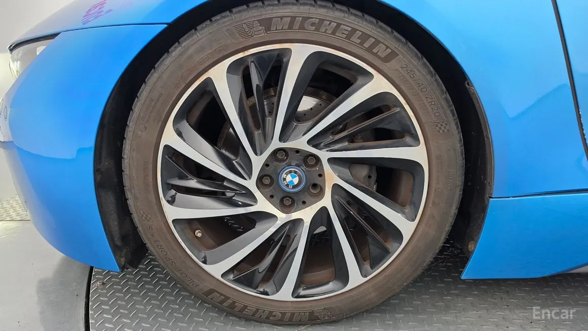 BMW i8