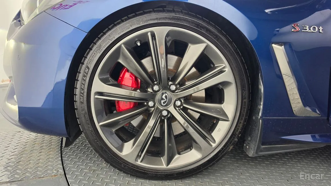 Infiniti Q60