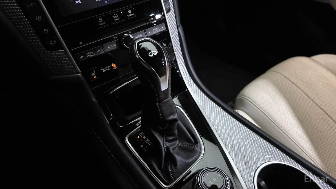 Infiniti Q60