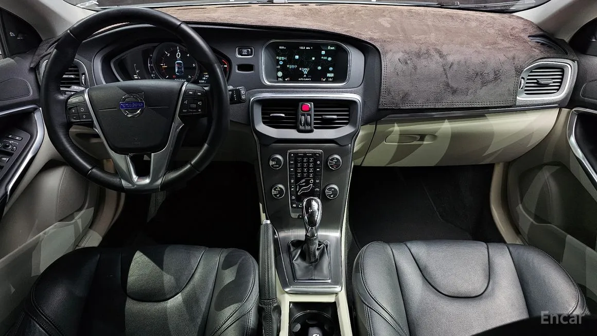 Volvo V40
