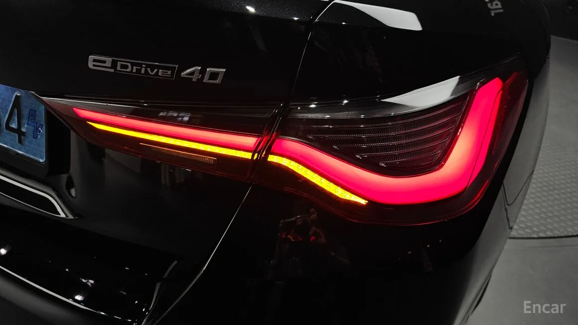 BMW i4