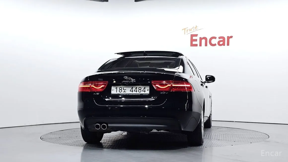 Jaguar XE