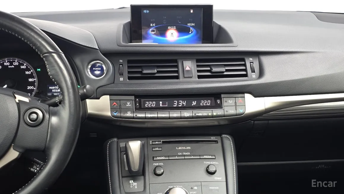 Lexus CT200h