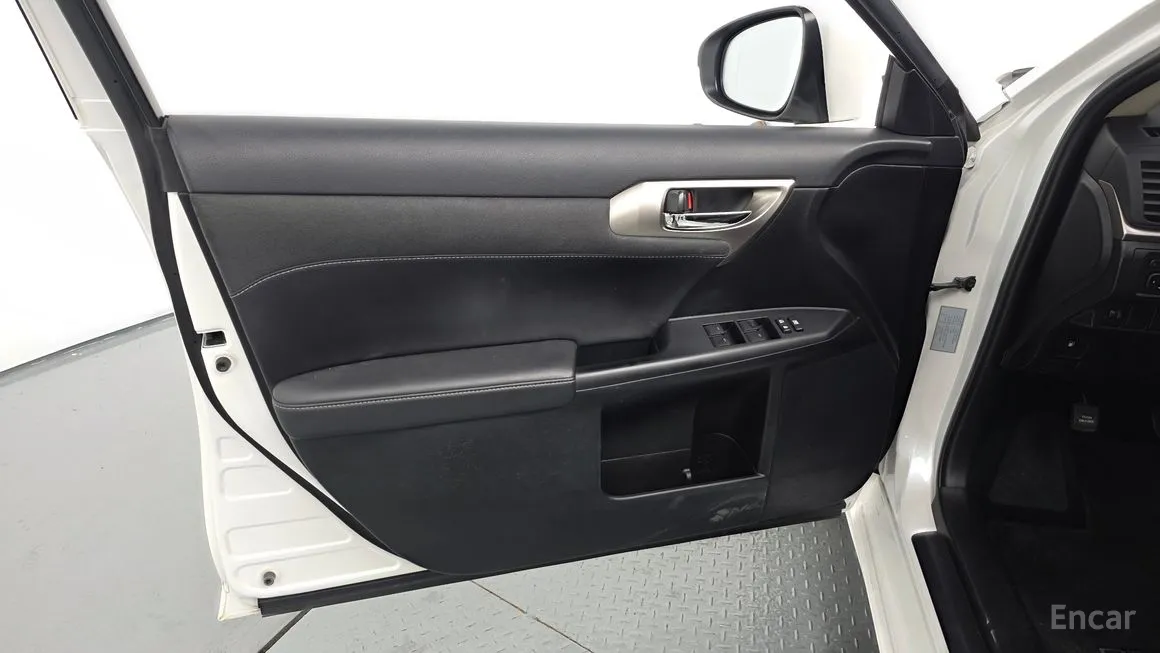 Lexus CT200h
