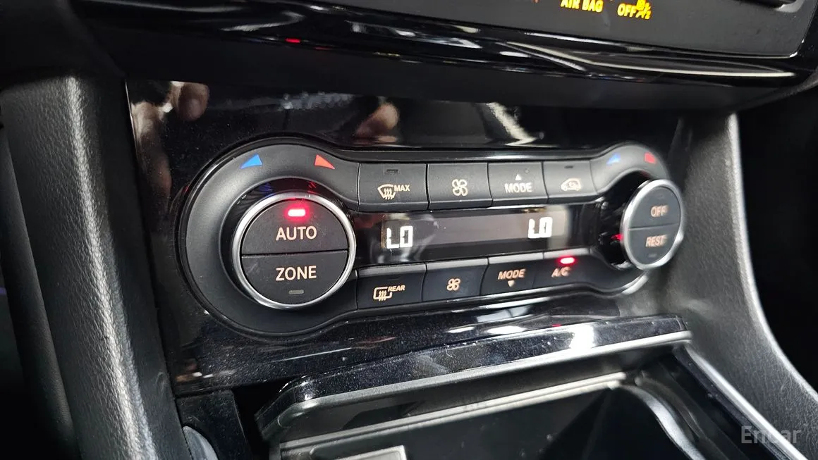 Infiniti Q30