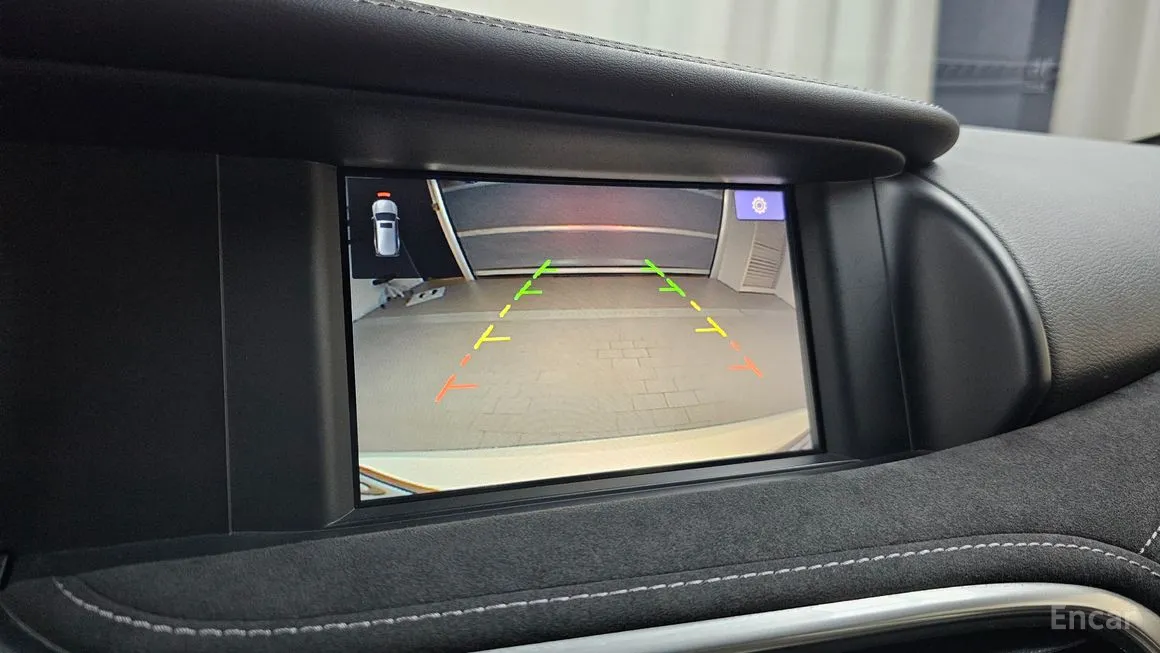 Infiniti Q30