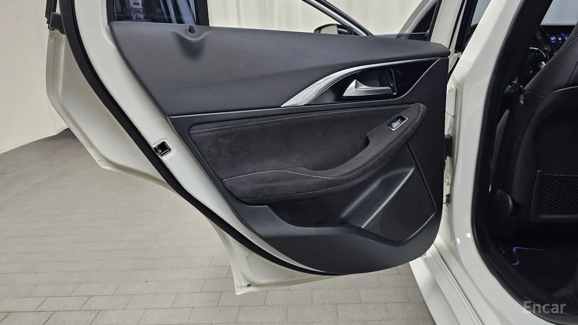 Infiniti Q30