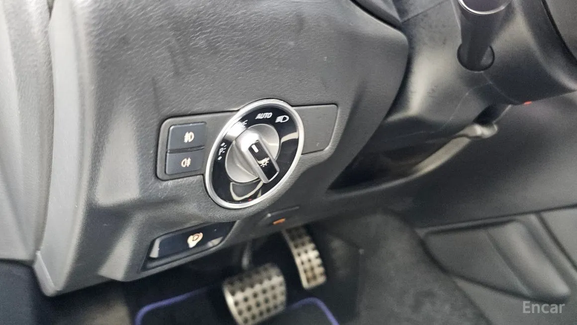 Infiniti Q30