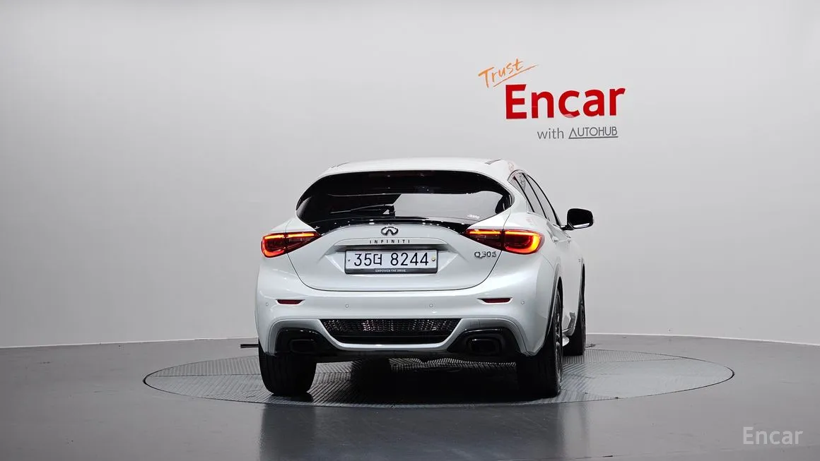 Infiniti Q30