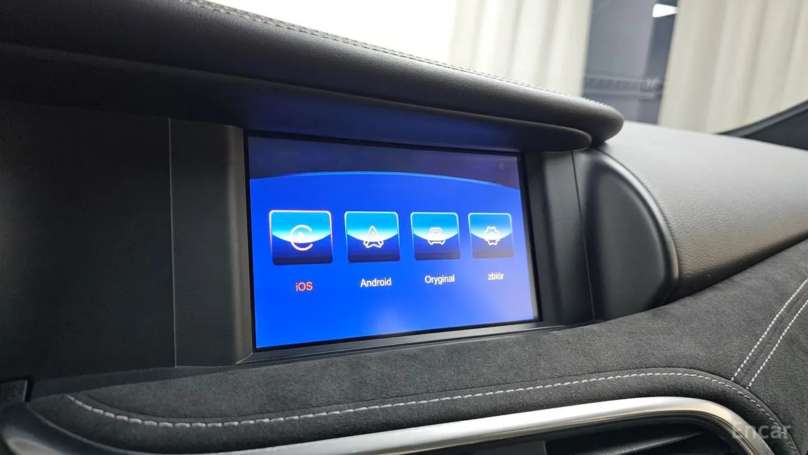 Infiniti Q30