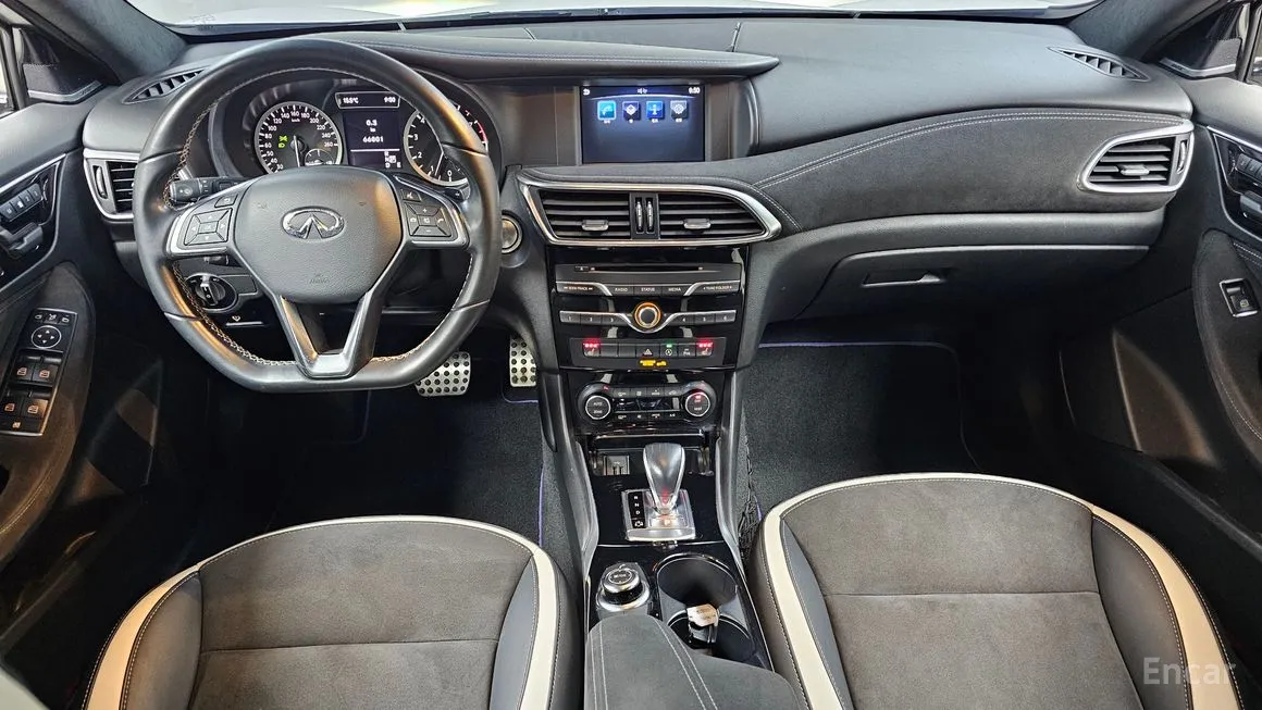 Infiniti Q30