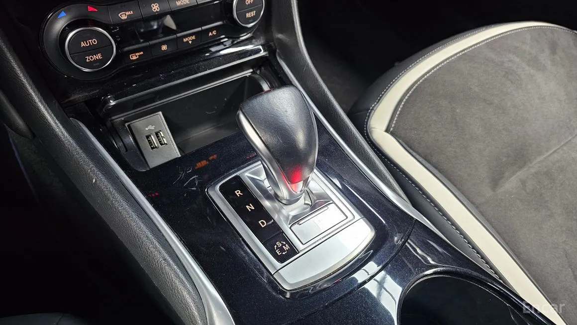Infiniti Q30